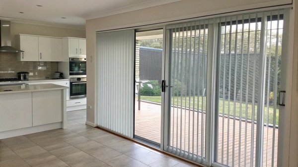 kitchen sliding door with vertical blinds
